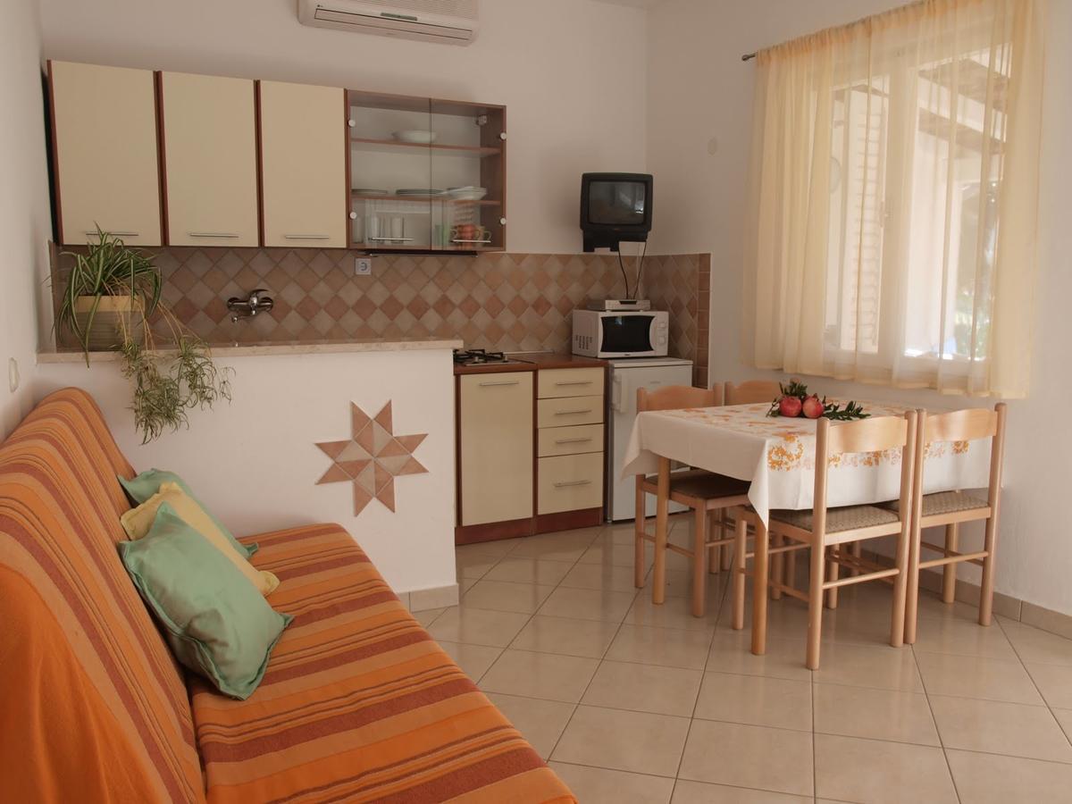 Apartments Oaza Regi Medulin Exterior photo